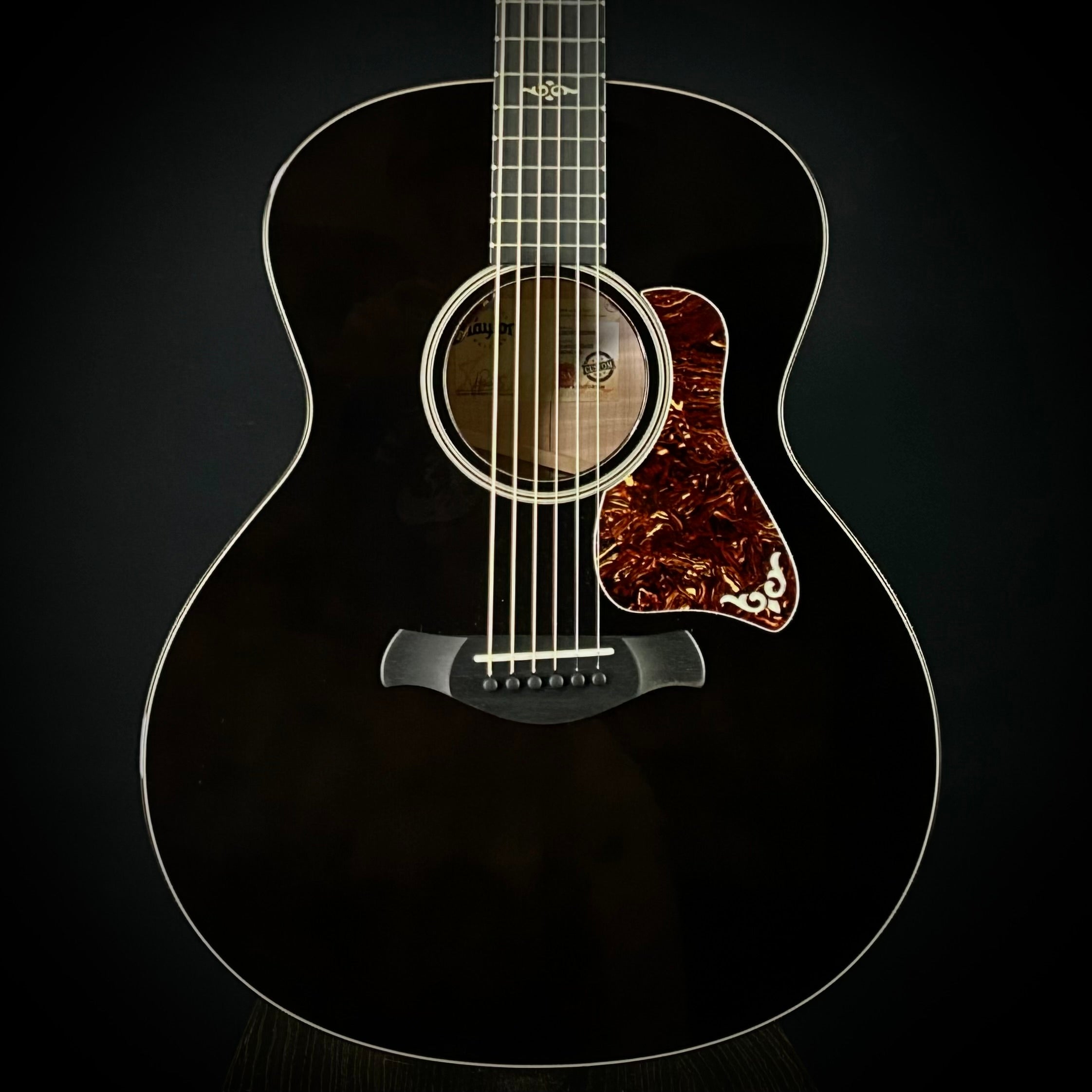 テイラー ギター 看板 Taylor Custom Gold Label - Super Auditorium – Music Villa MT