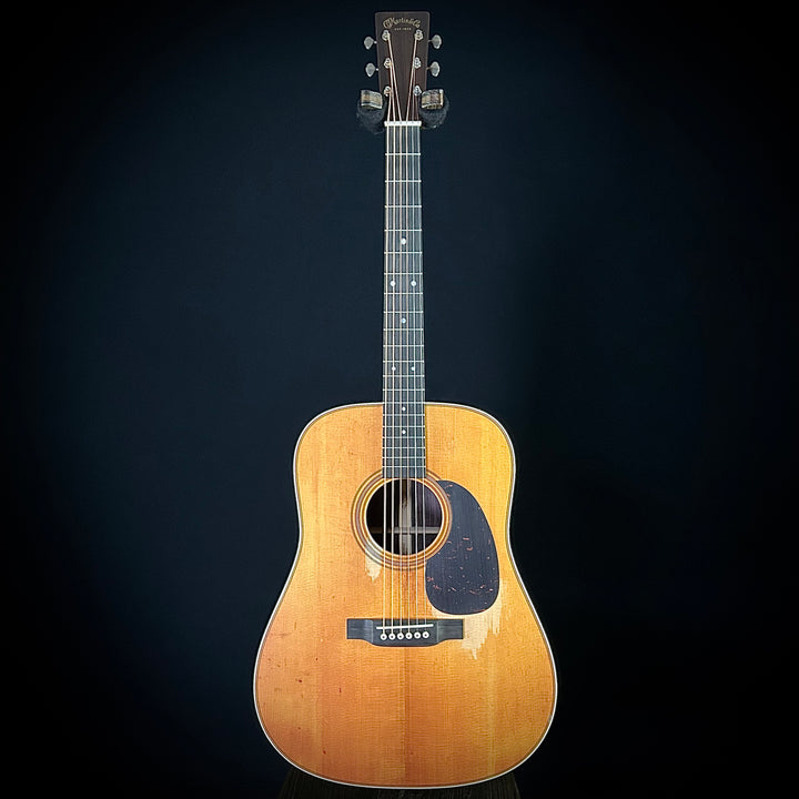 Martin D-28 Street Legend