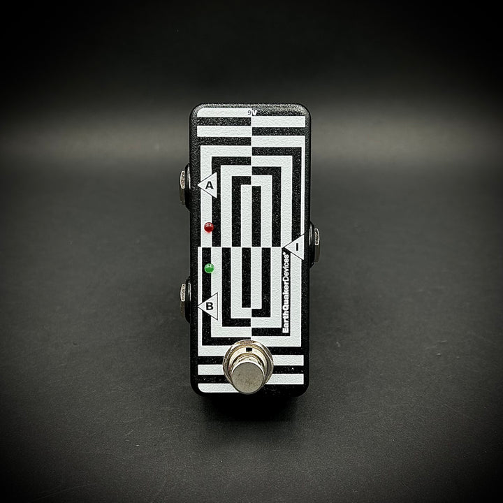 Earthquaker Devices A/B Box