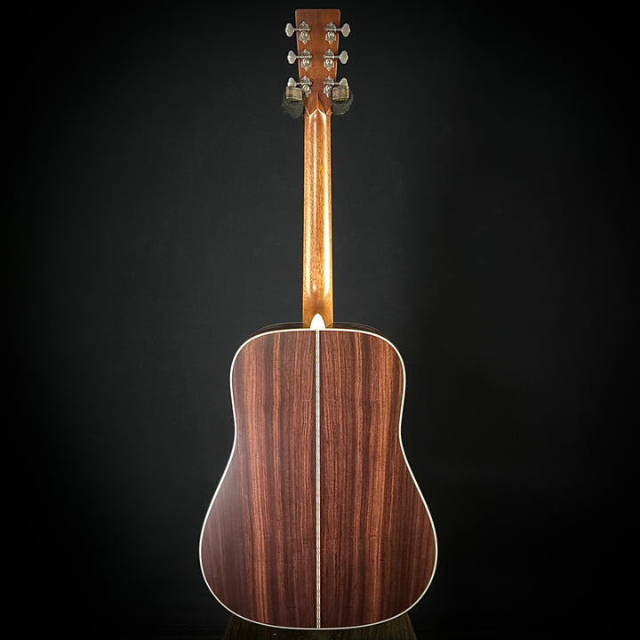 Martin D-28 Street Legend