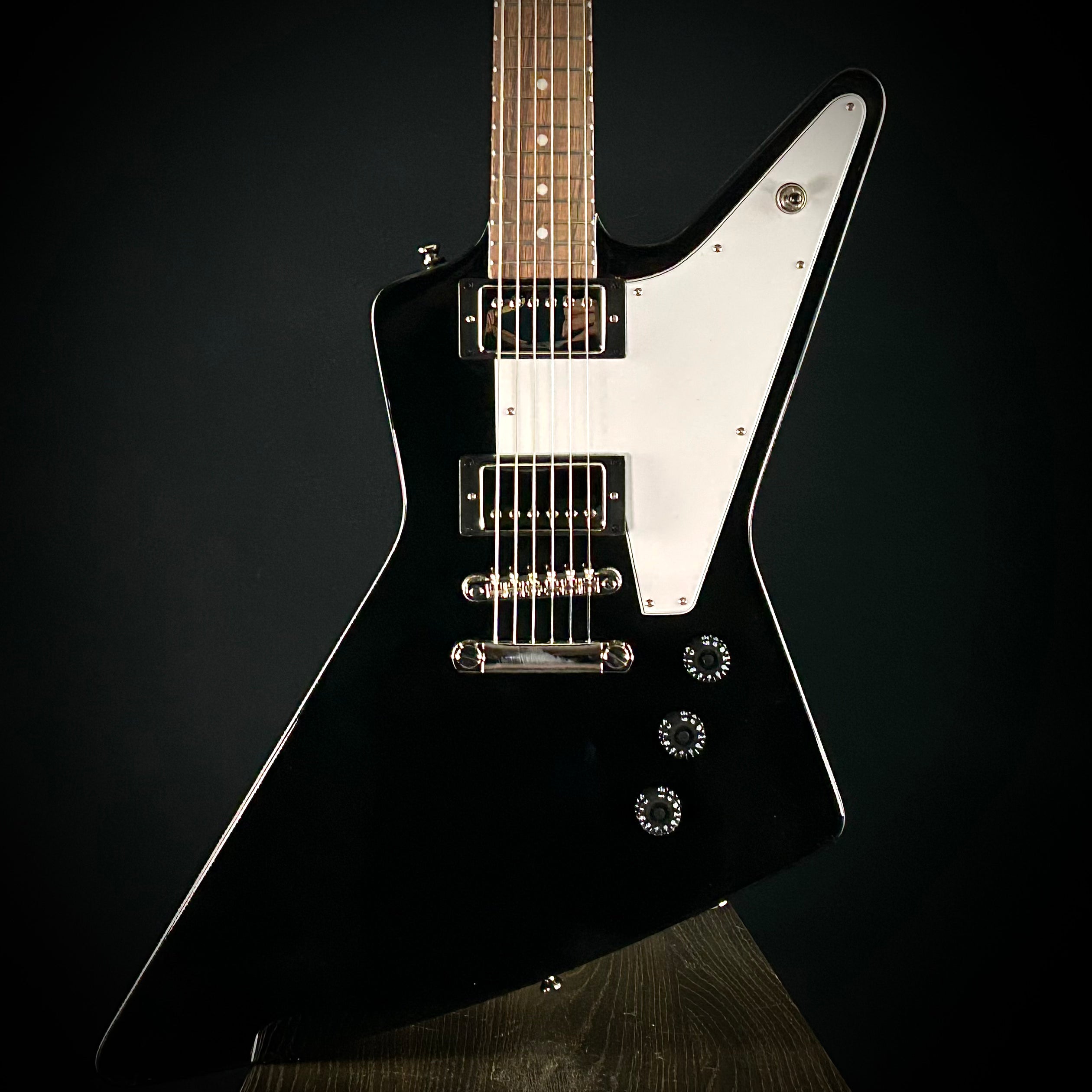 Epiphone Explorer Music Villa MT epiphone-explorer-music-villa-mt