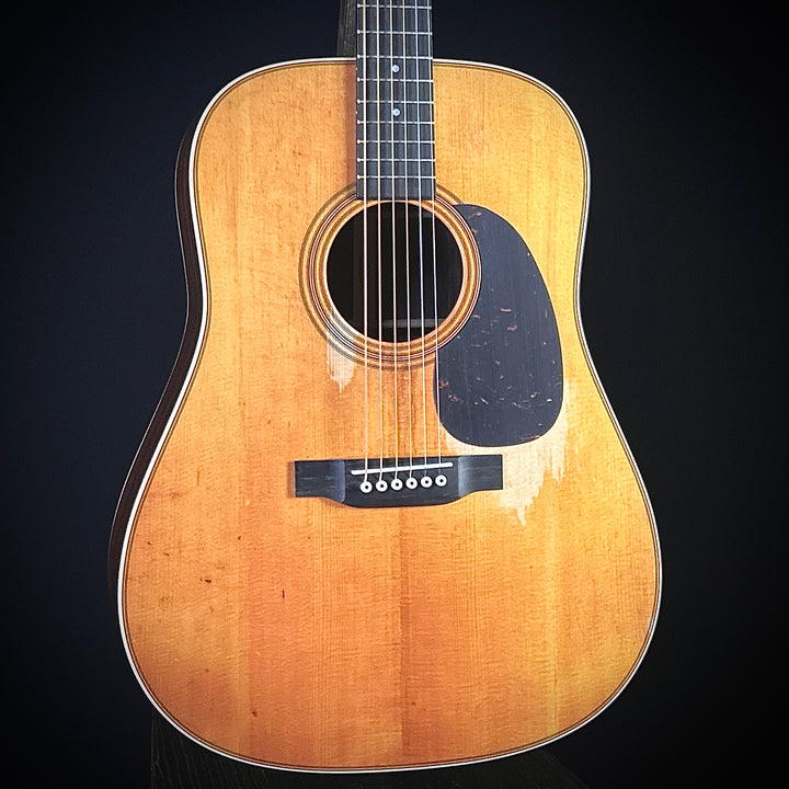 Martin D-28 Street Legend