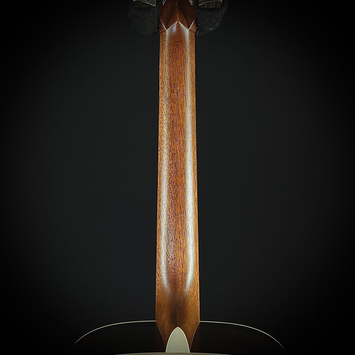 Martin D-28 Street Legend