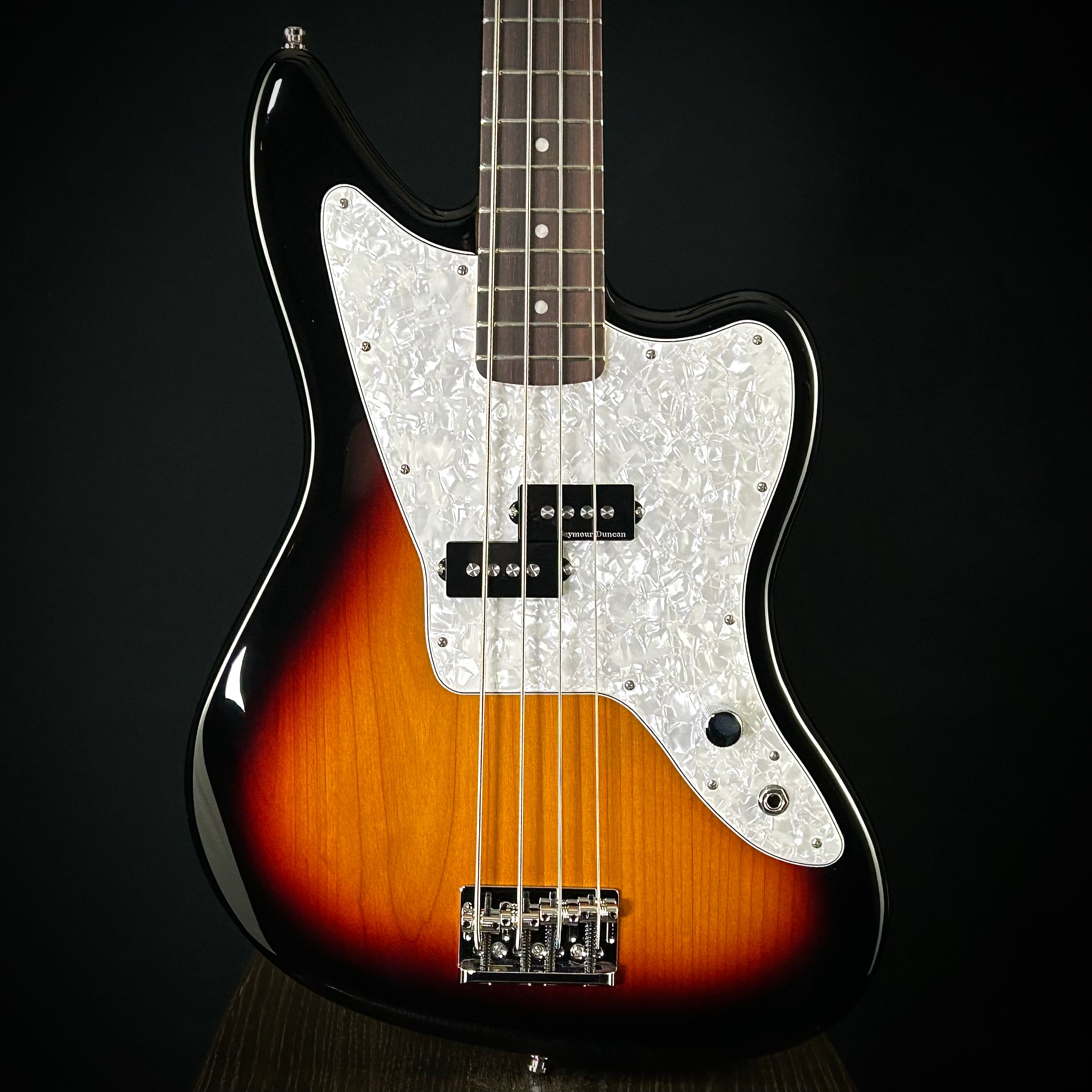 Fender Japan Jaguar Bass JAB-EQ Trino Red <フェンダー