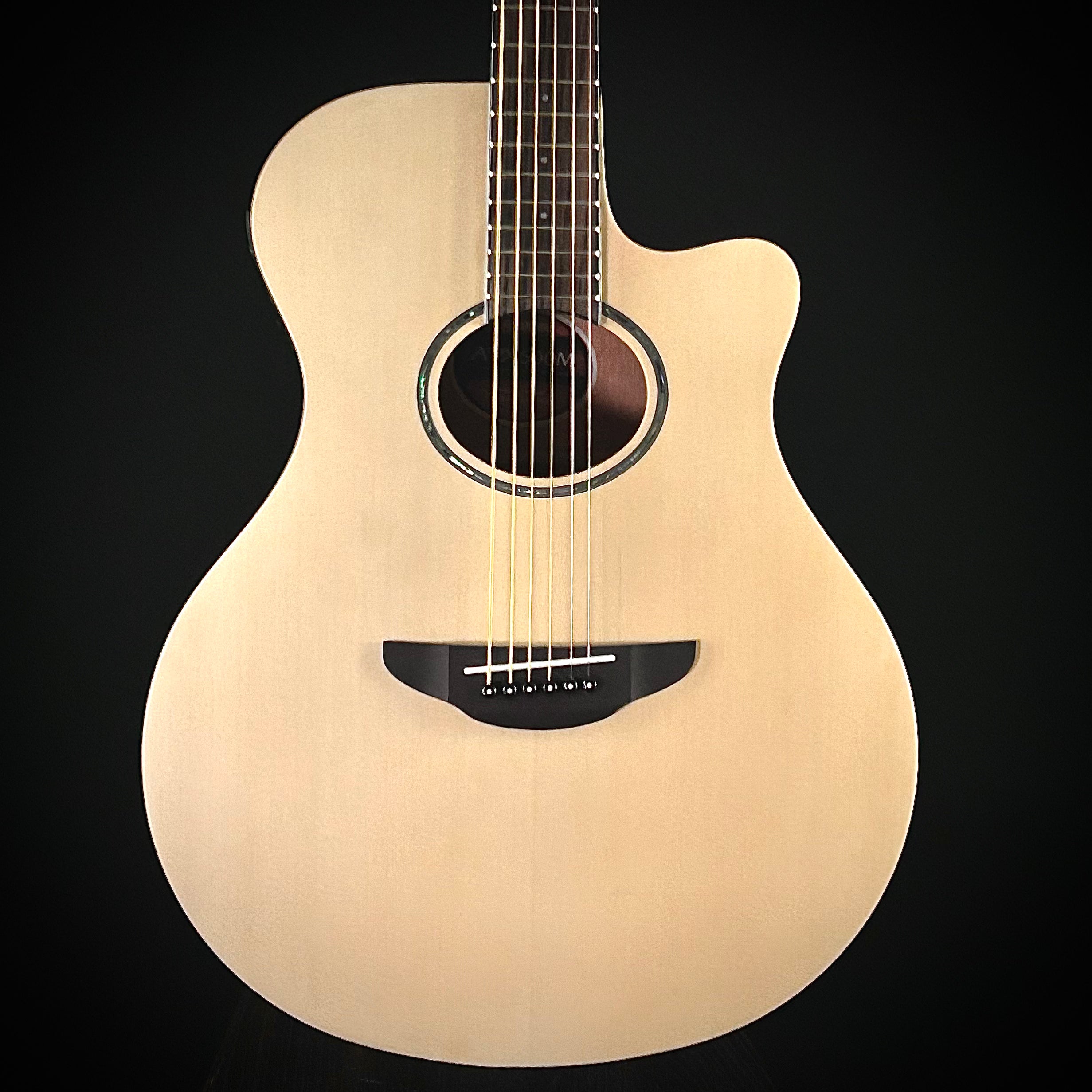 Yamaha APX-600M - Natural Satin – Music Villa MT