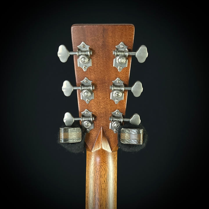 Martin D-28 Street Legend