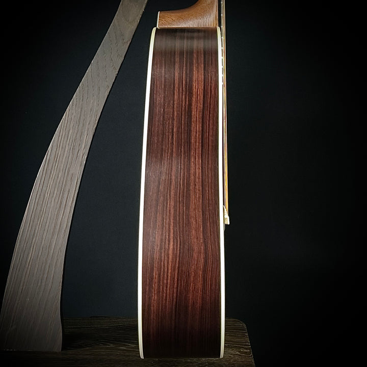 Martin D-28 Street Legend