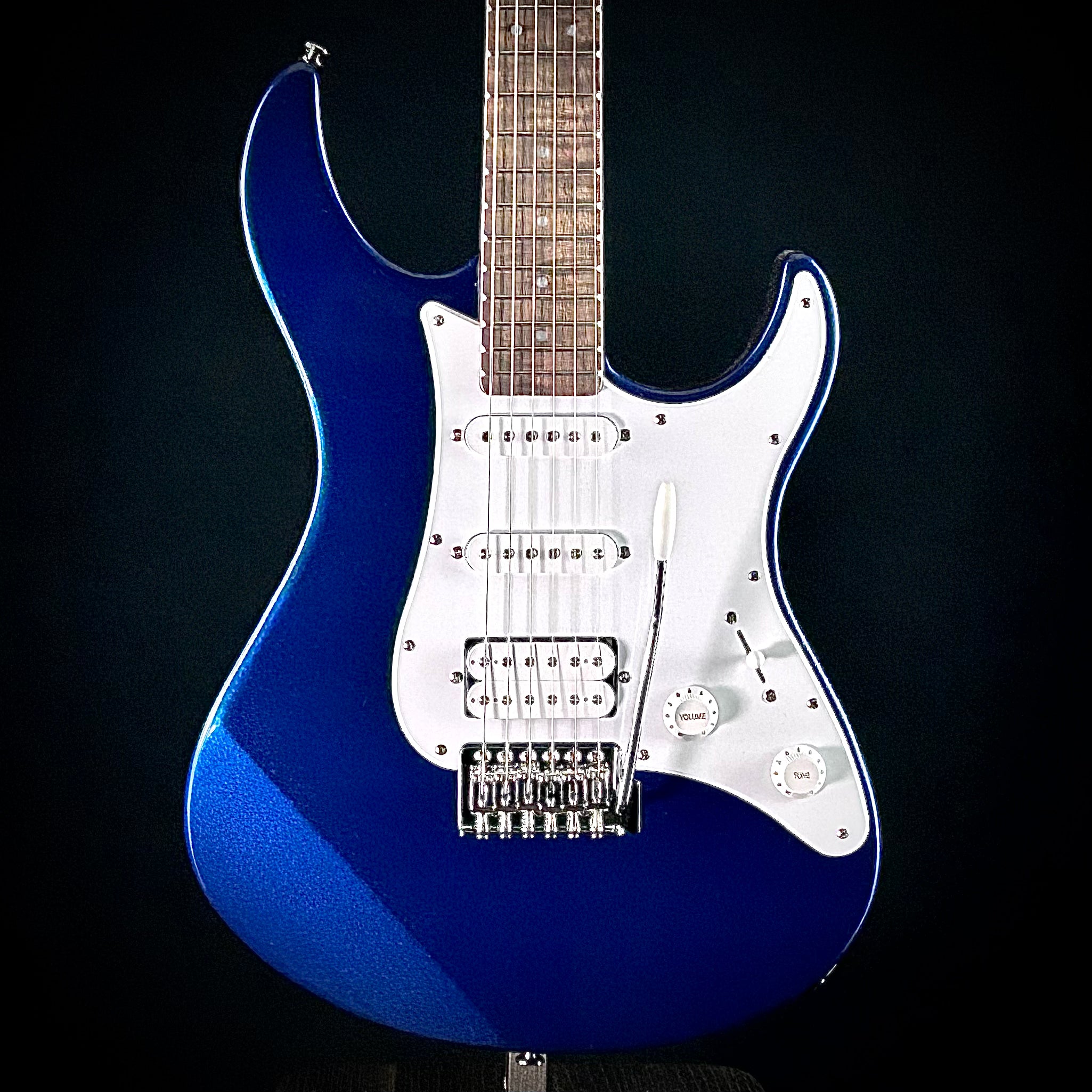 ❖【美品】YAMAHA Pacifica PAC012　ブルー/ミニアンプ付き！ Amazon | YAMAHA PACIFICA012 エレキギター 入門モデル SSH