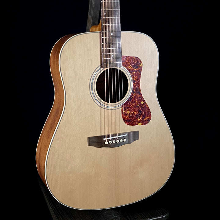 Guild D-240E