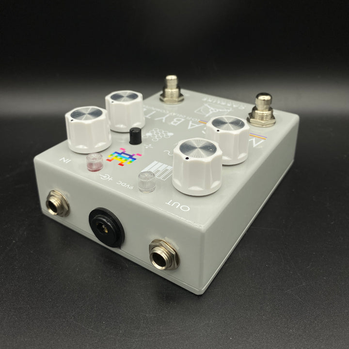 Caroline Guitar Company Megabyte Lo-Fi Delay Computer
