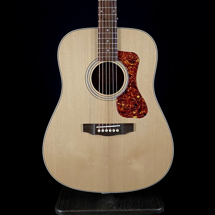 Guild D-240E