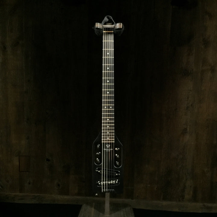Traveler Guitar Ultra-Light Electric Matte Black