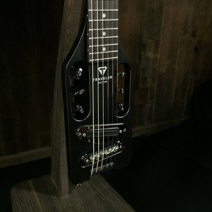 Traveler Guitar Ultra-Light Electric Matte Black