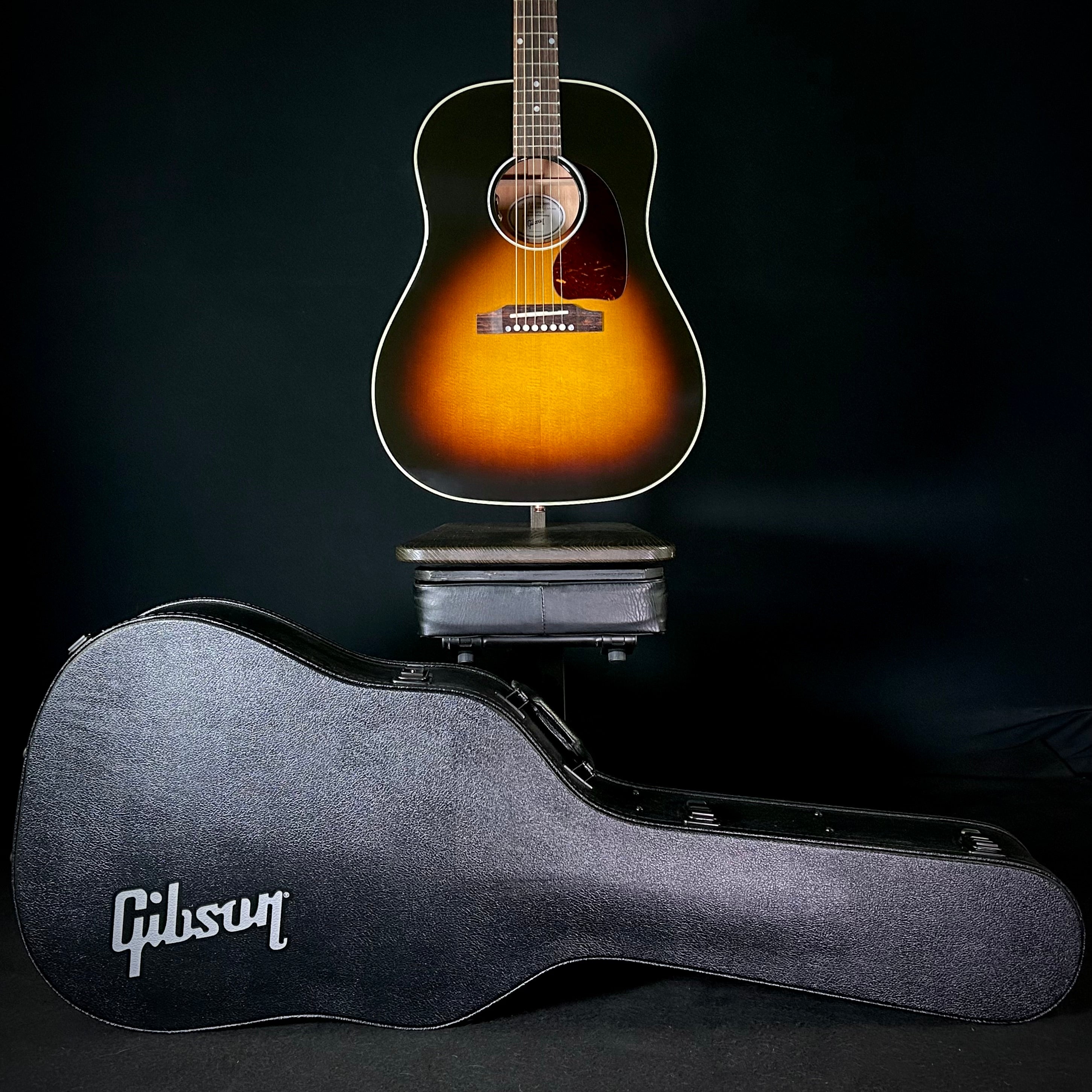 Gibson J-45 Standard サンバースト J-45 Standard, Heritage Cherry Sunburst | Gibson