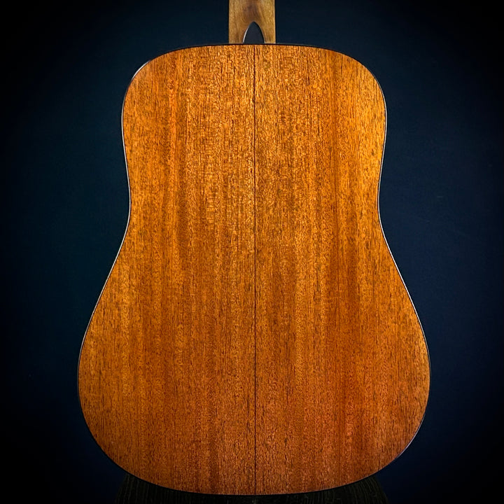 Martin D-18
