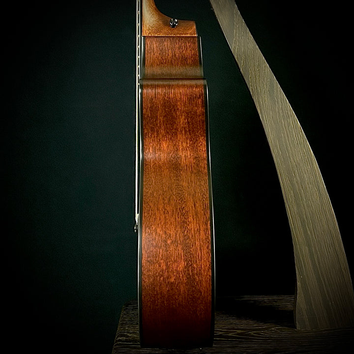 Taylor 324CE Baritone-8 LTD