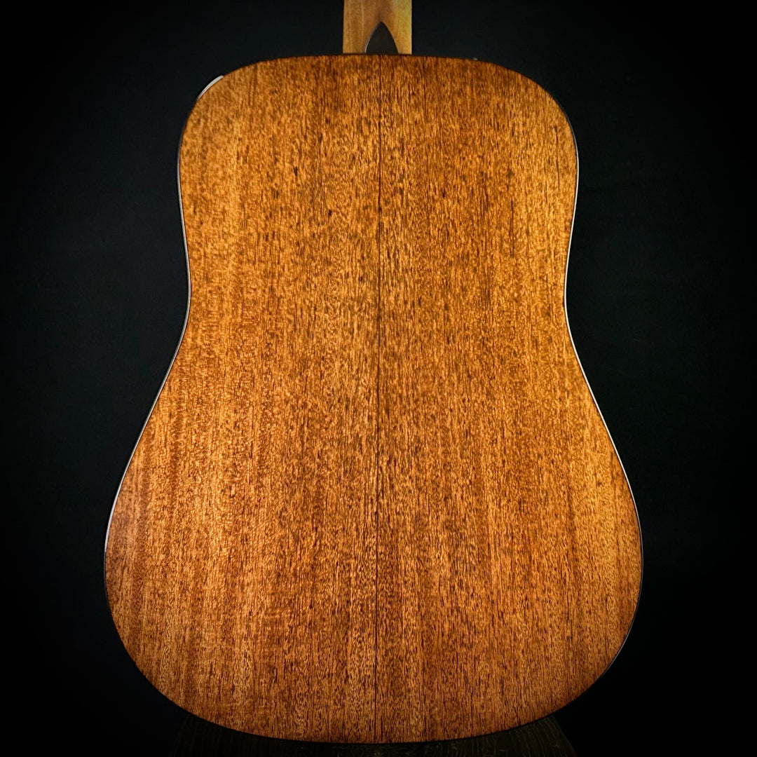 Martin D-18