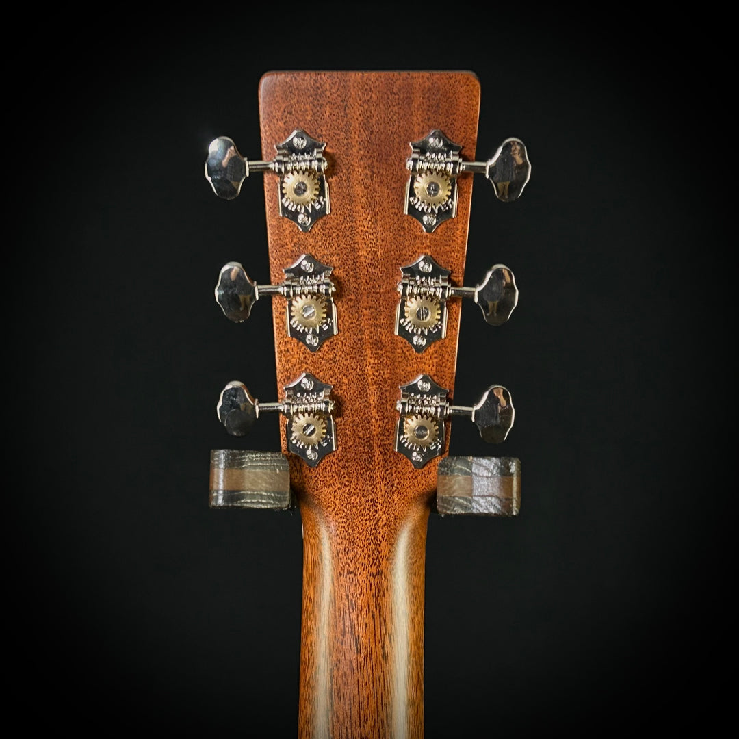 Martin D-18
