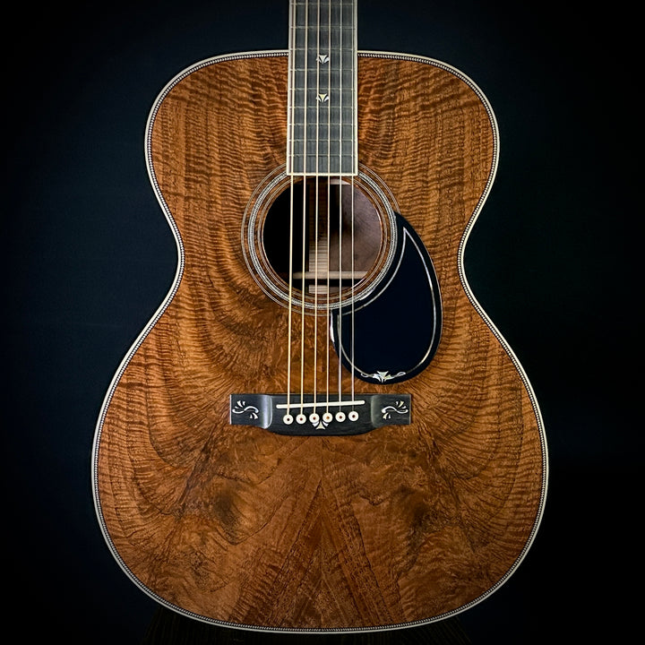 Martin Music Villa Custom Shop OM - Bastogne Walnut