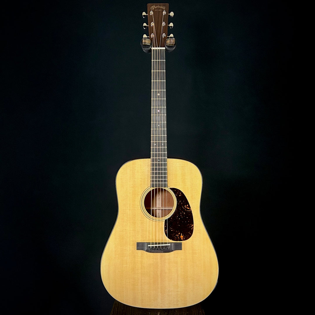 Martin D-18