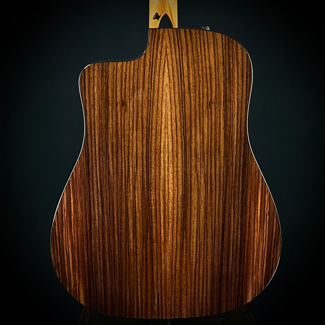 Taylor 210CE Plus