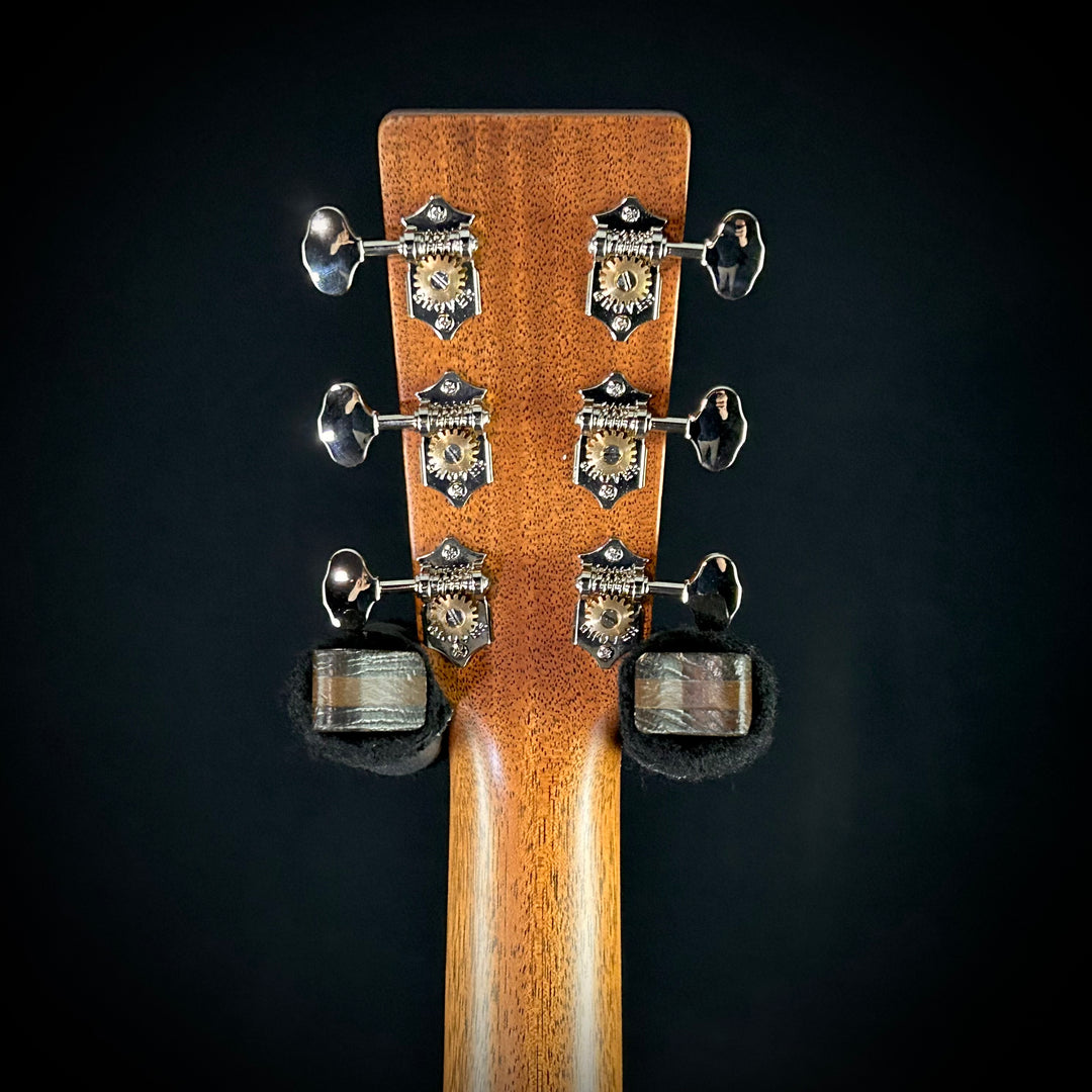Martin D-18