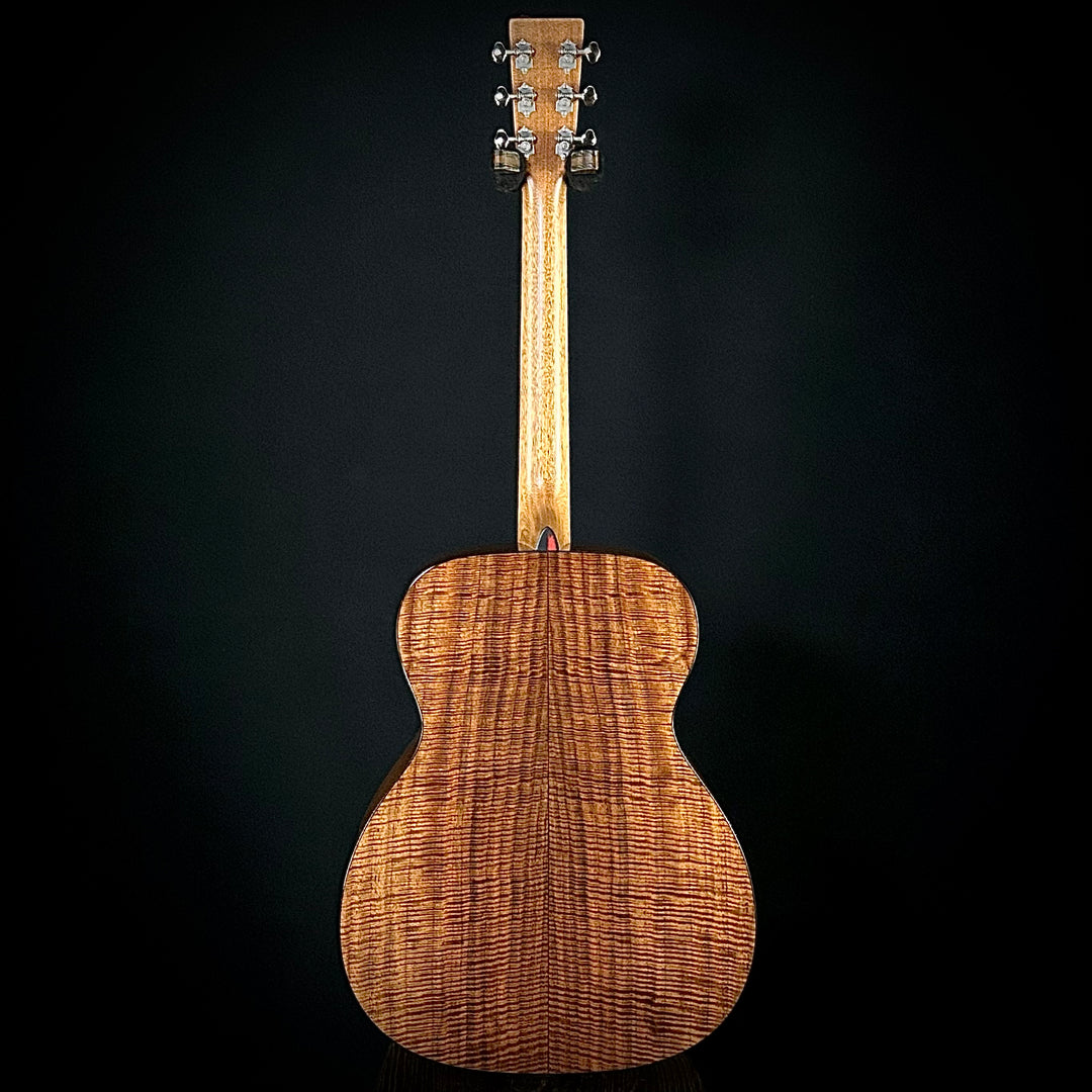 Martin Music Villa CS 18 Style, Jumbo - Bastogne Walnut