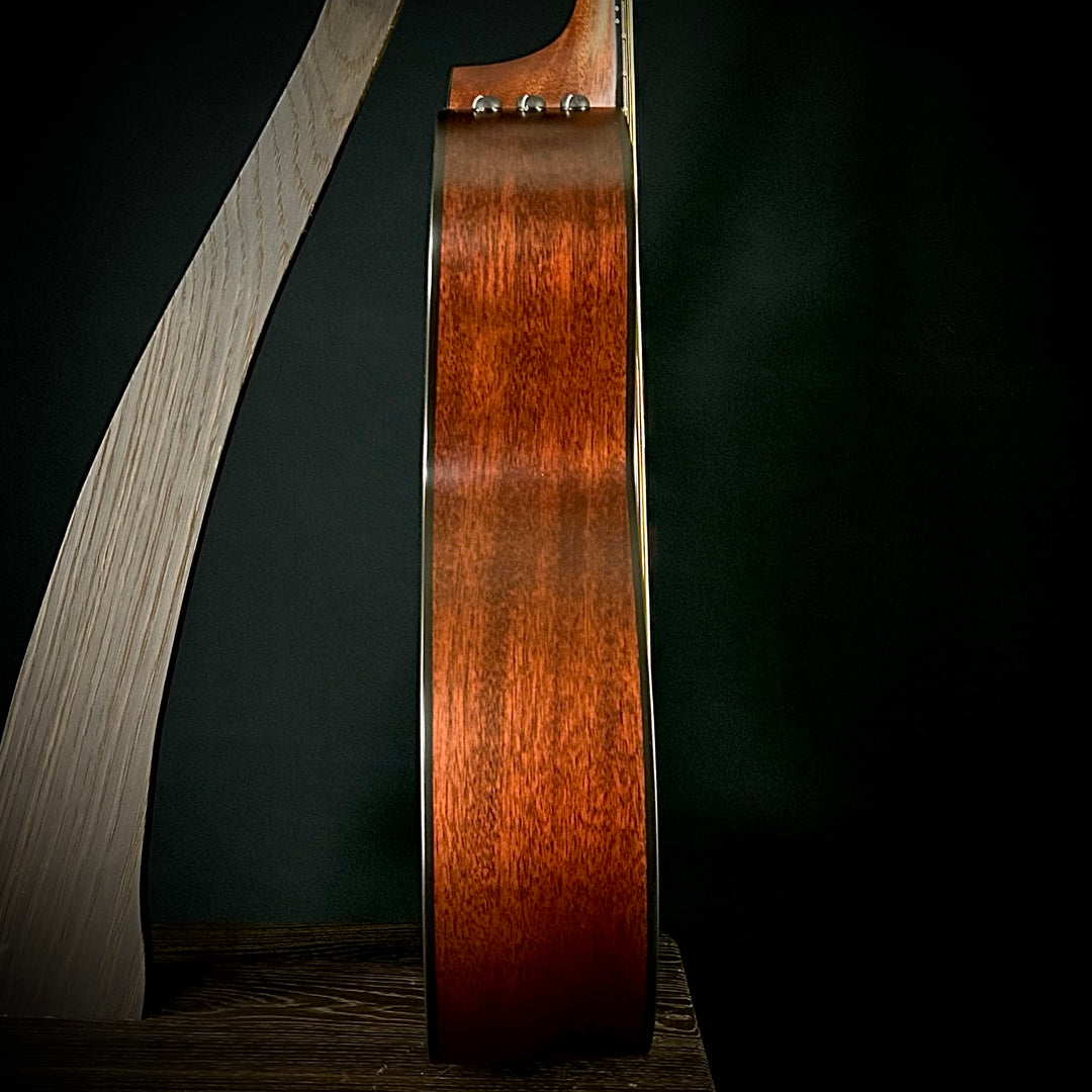 Taylor 324CE Baritone-8 LTD