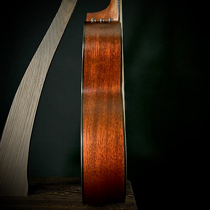 Taylor 324CE Baritone-8 LTD