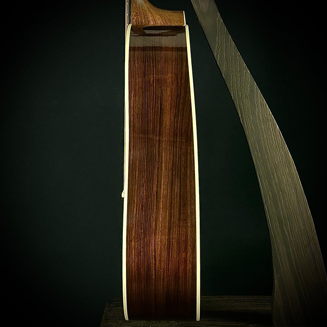 Martin D-28 - Billy Strings