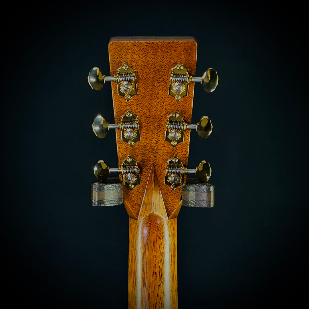 Martin D-28 Modern Deluxe