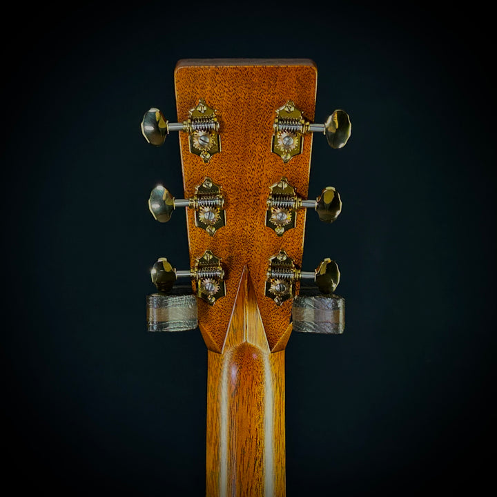 Martin D-28 Modern Deluxe