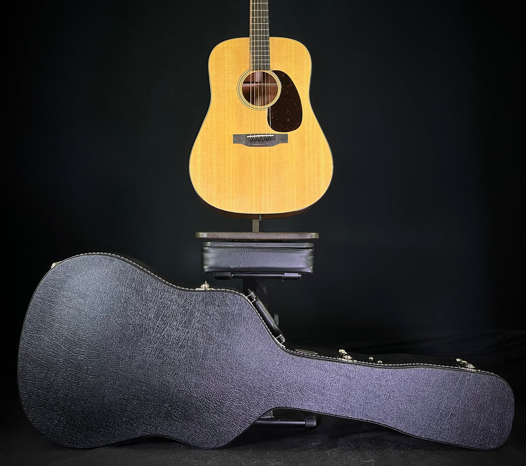 Martin D-18