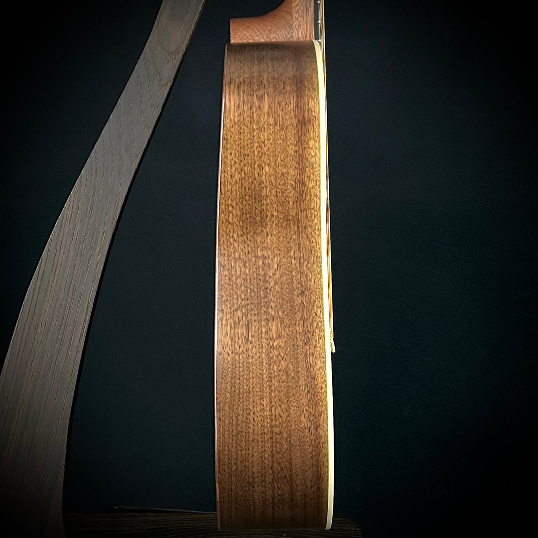 Martin D JR E Walnut - Natural Finish
