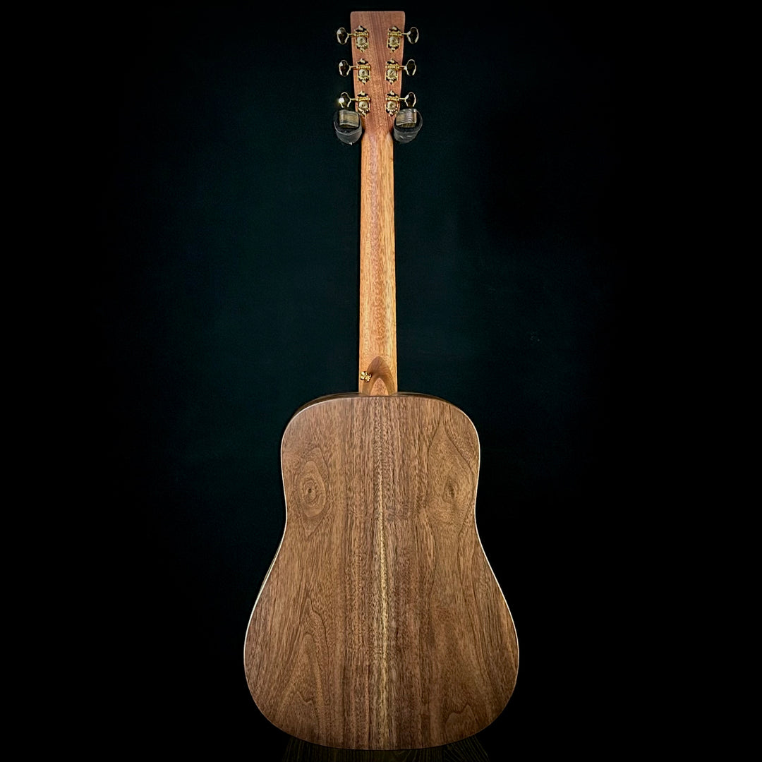 Martin D JR E Walnut - Natural Finish