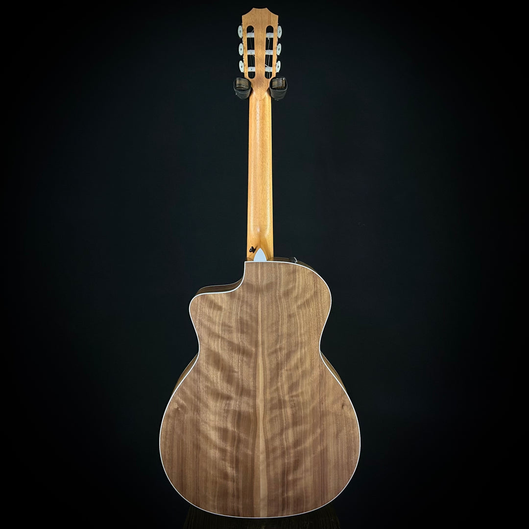 Taylor 214CE - Nylon