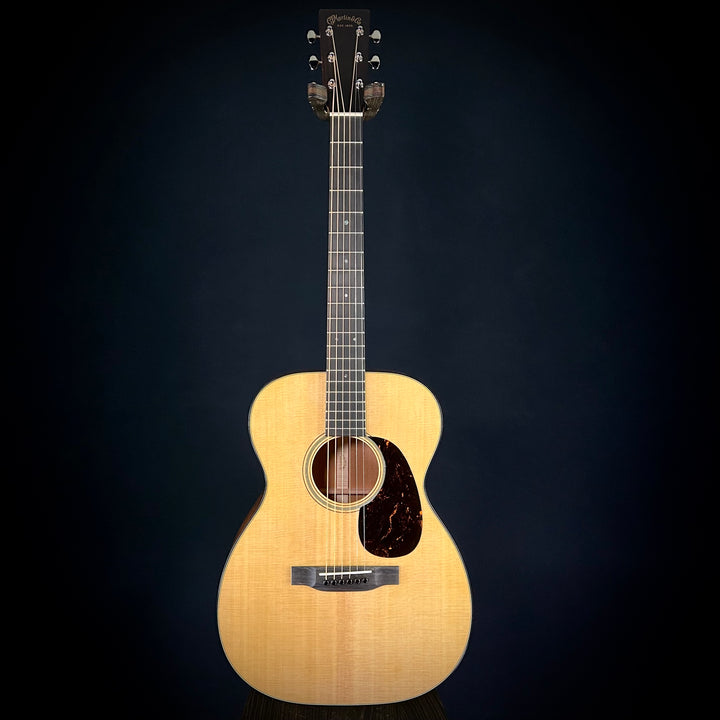 Martin 00-18
