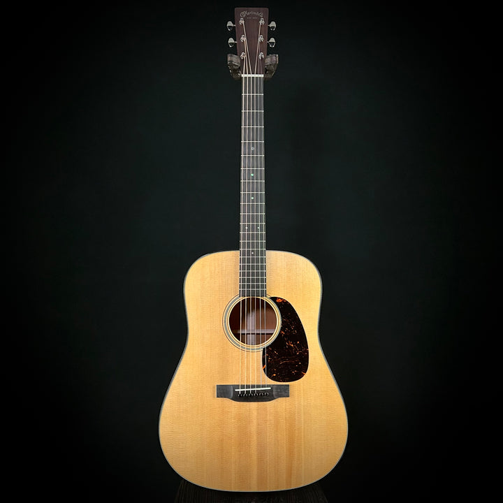 Martin D-18
