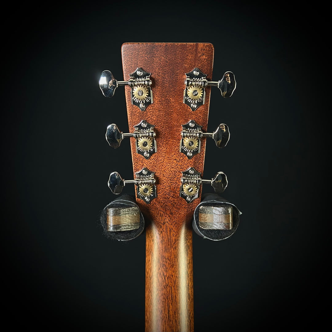 Martin D-18