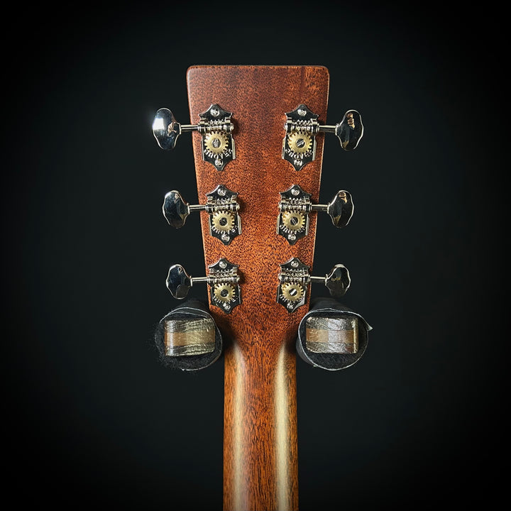 Martin D-18
