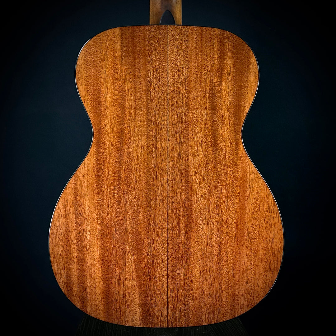 Martin 000-18