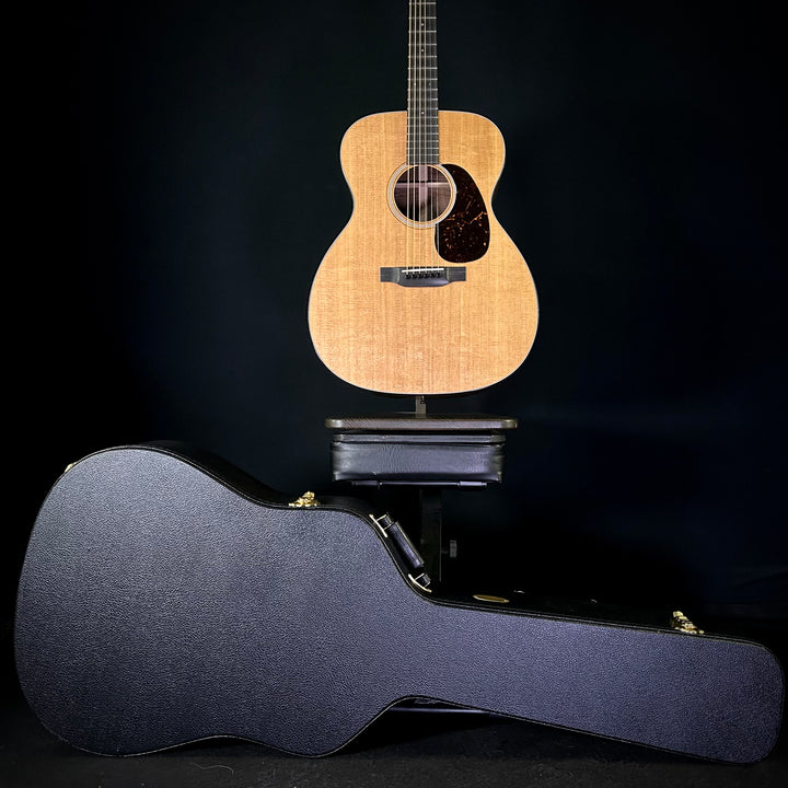 Martin Music Villa CS 18 Style, Jumbo - Bastogne Walnut