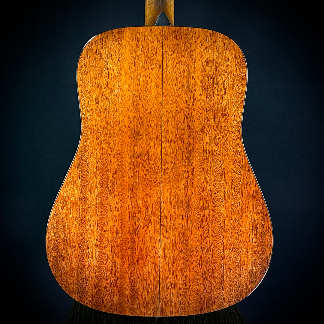 Martin D-18