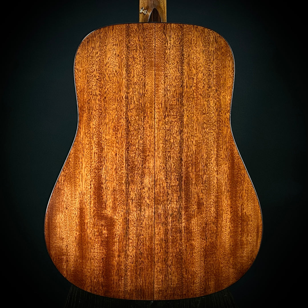 Martin D-18E Modern Deluxe
