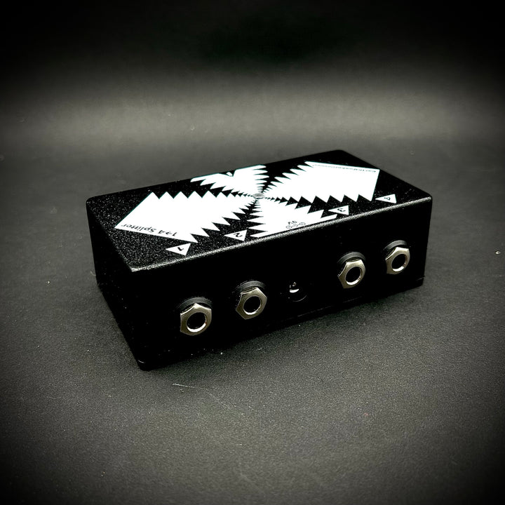 EarthQuaker Devices One to Four Splitter