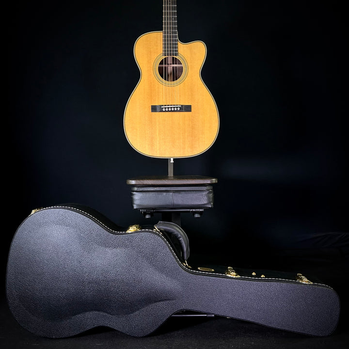 Martin Custom Shop 28 Style, Double 00, Cutaway - Thin Finish