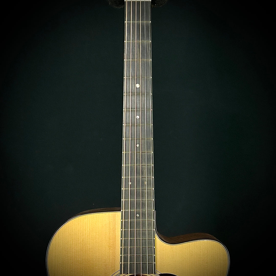 Martin Custom Shop 18 style, "0000" Short Scale - Cutaway