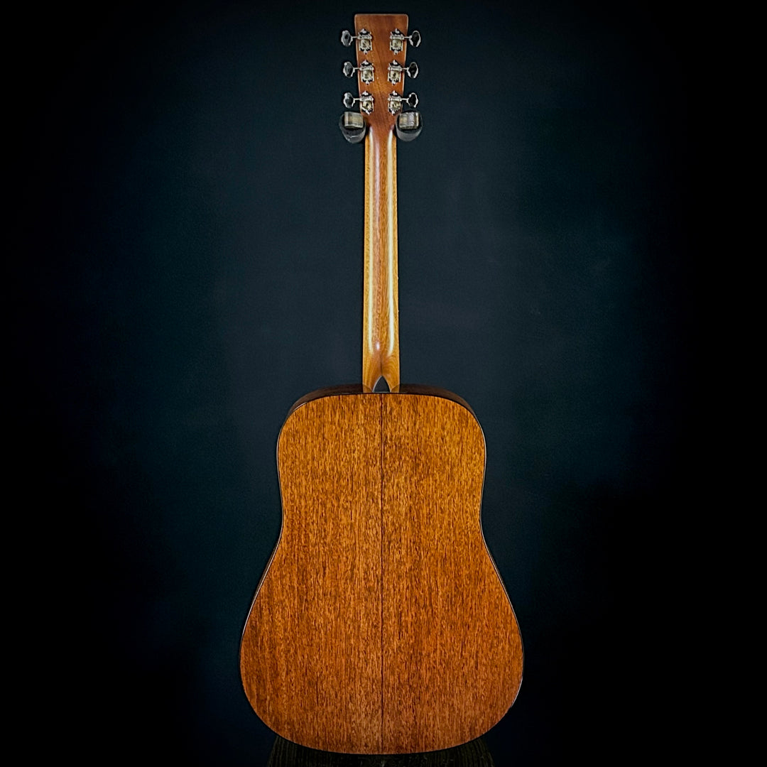 Martin D-18