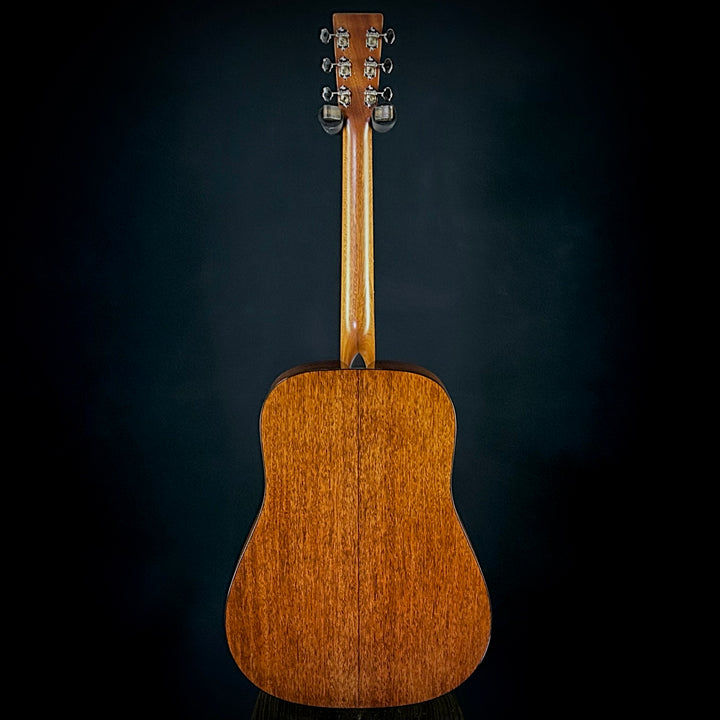 Martin D-18