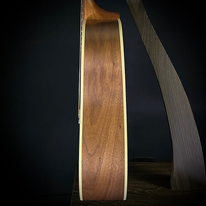 Hummingbird Studio Walnut - Gloss Top
